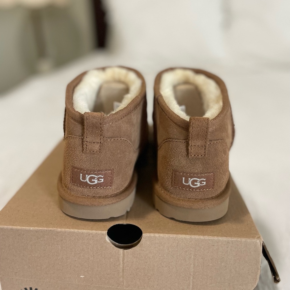 UGG Chestnut Ultra Mini Women’s Size 7/ Kids Size 6 - New With Box